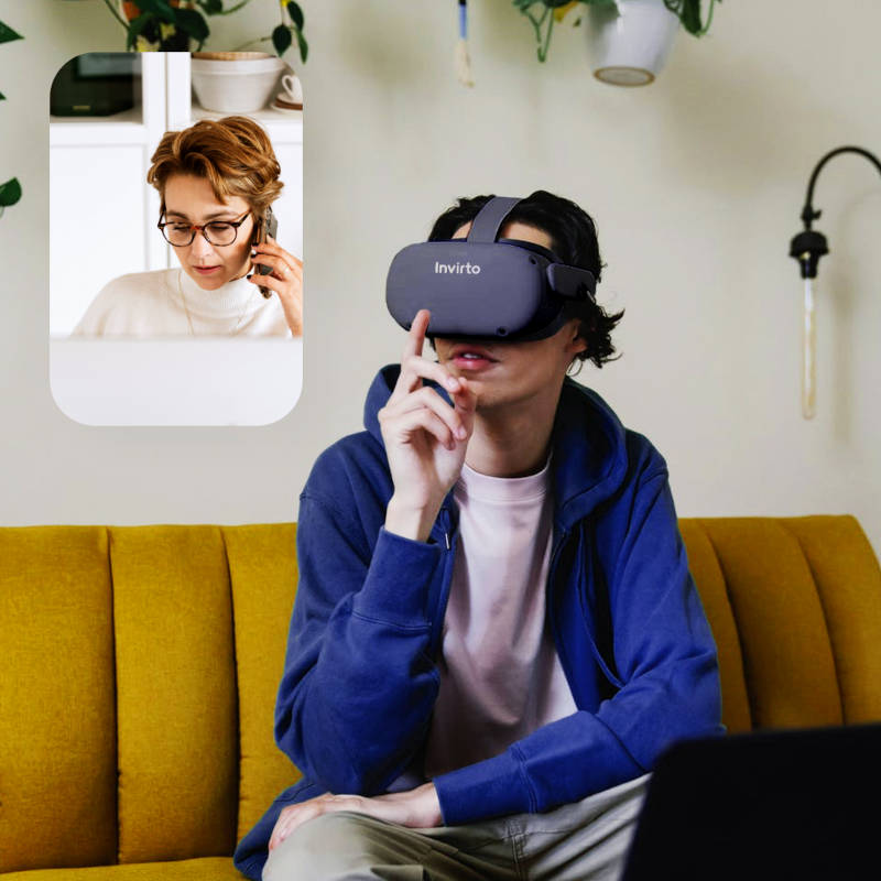 Person hat nutzt eine Virtual-Reality-Brille